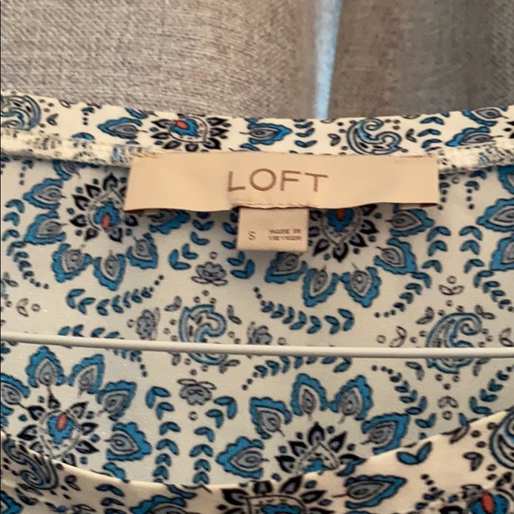 Ann Taylor Loft print blouse EUC - Picture 2 of 7